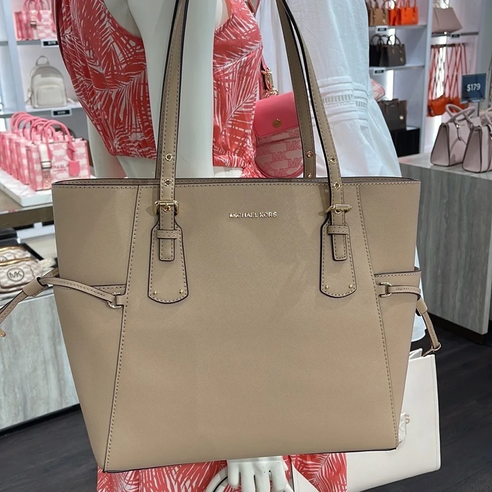 Michael Kors Voyager Saffiano Leather Tote Bag Style#30H1GV6T4T NWT OYSTER